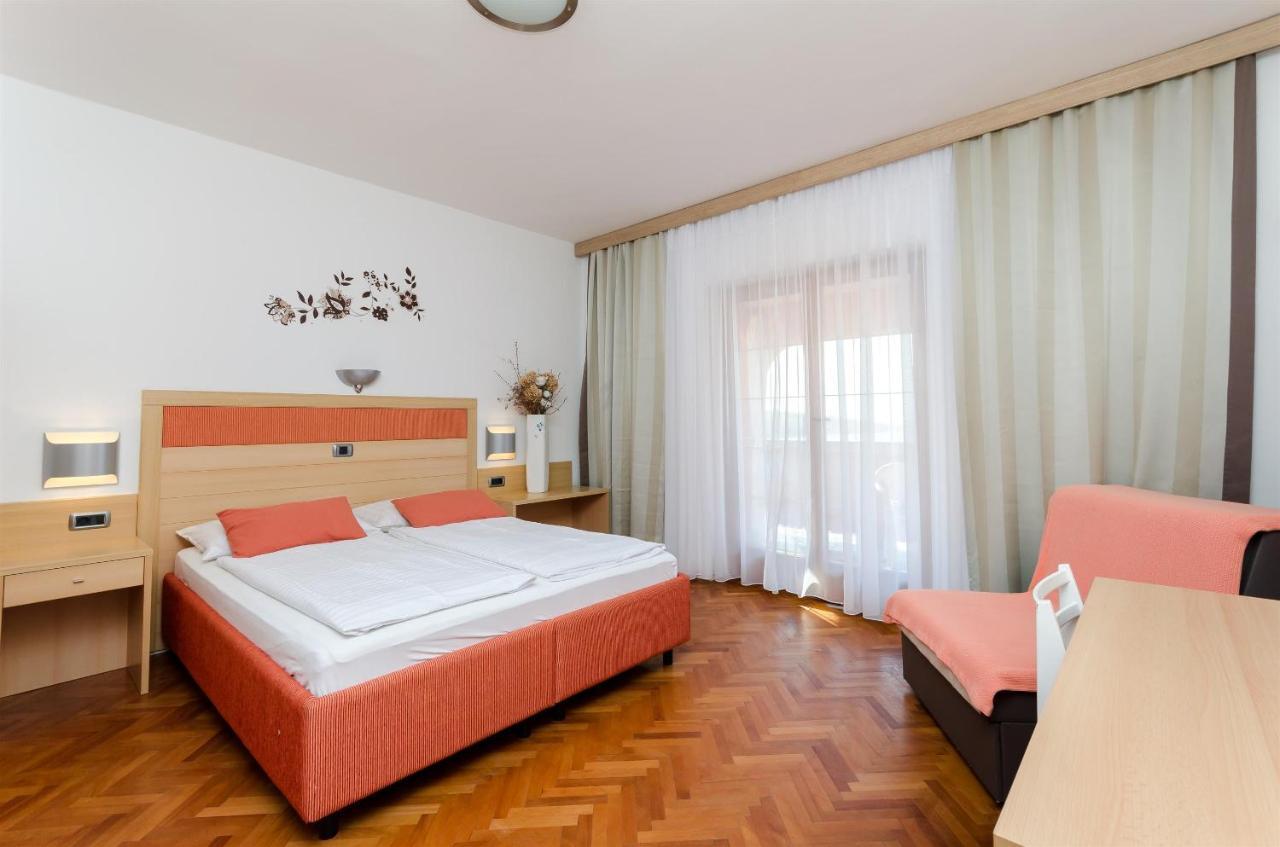 Apartments Mirjana B Lopar Buitenkant foto