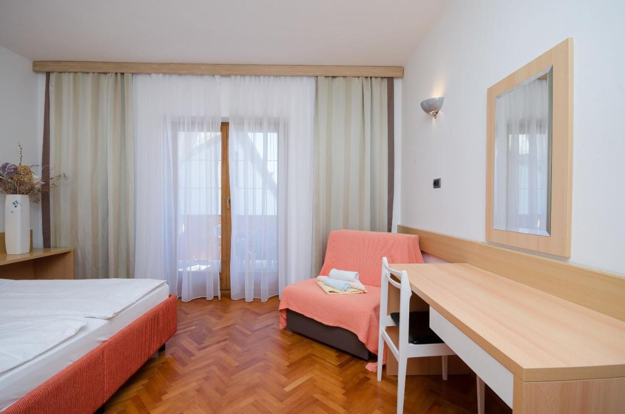 Apartments Mirjana B Lopar Buitenkant foto