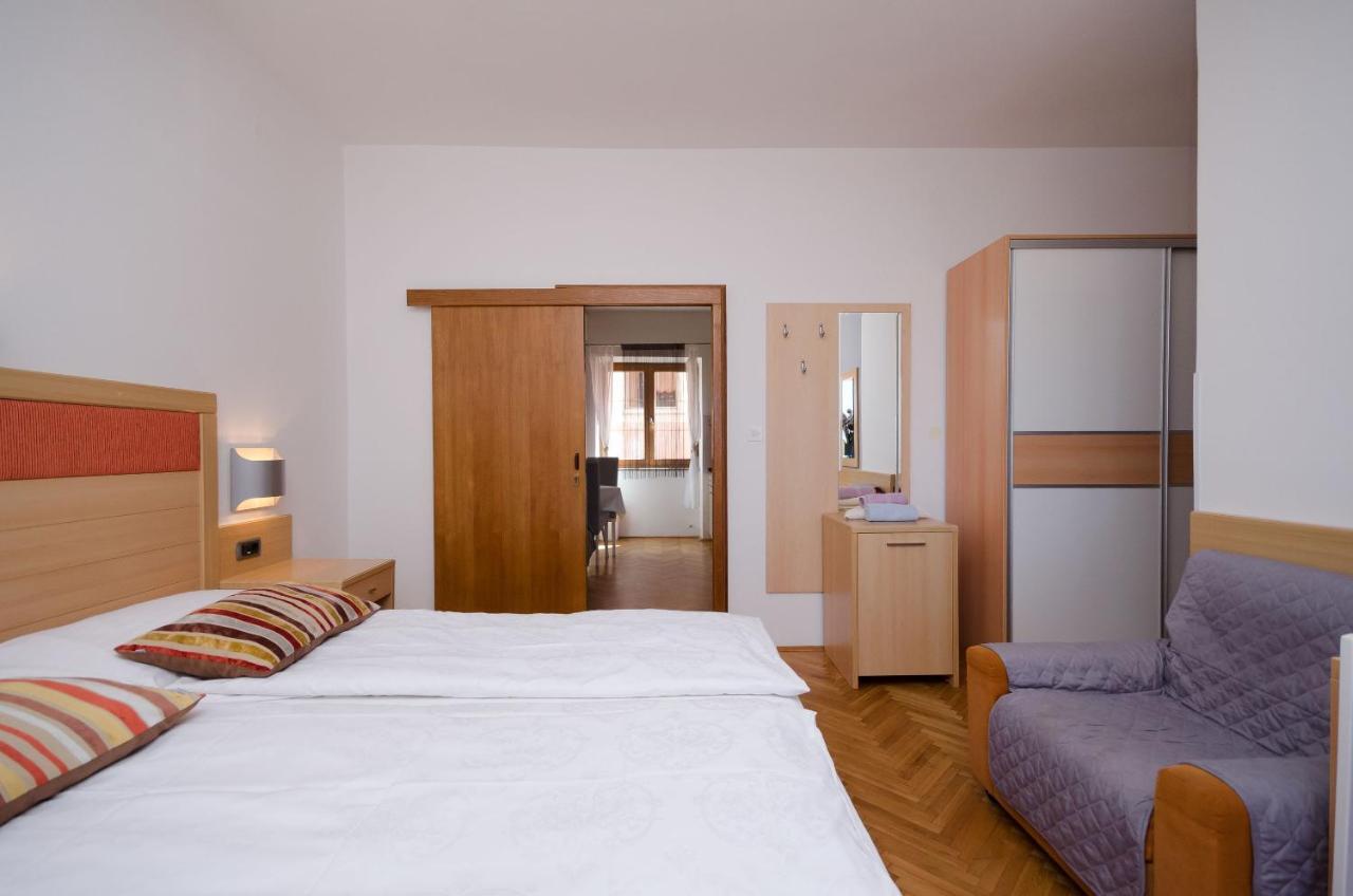 Apartments Mirjana B Lopar Buitenkant foto